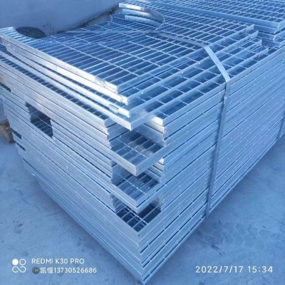 Kohlenstoffstahl-heißes Bad galvanisierte kundengebundenes weißes silbernes Stahlmetallgitter