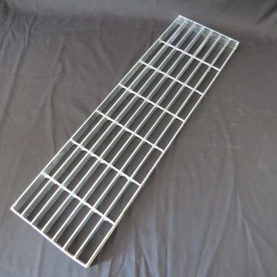 Heißes Bad-galvanisierte Kohlenstoffstahl-Gitter-Treppen-Schritt-silberne Farbe