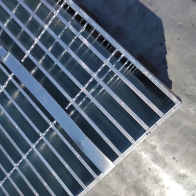 Stahlmetallgitter des Kohlenstoff-Q235, das Stangen-Neigung 30mm trägt
