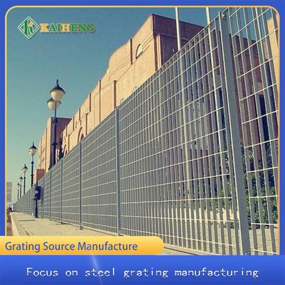 Kohlenstoffstahl-heißes Bad Q235 galvanisierte geschweißten Mesh Fencing Grid Customized